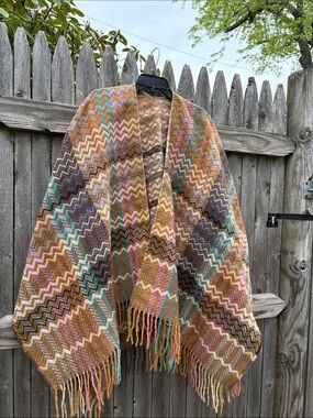 Gorgeous acrylic poncho!!